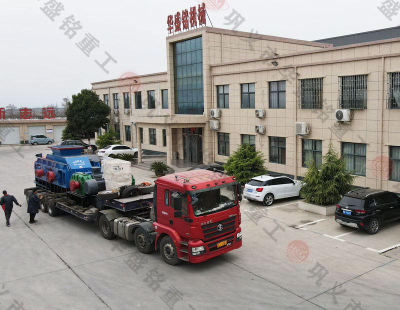 時(shí)產(chǎn)200噸對(duì)輥液壓制砂機(jī)，處理鵝卵石、石灰石的出砂效果怎么樣呢？