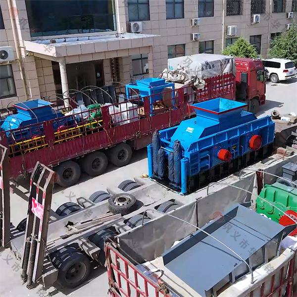 時產六十多噸左右的液壓對輥制砂機多少錢？